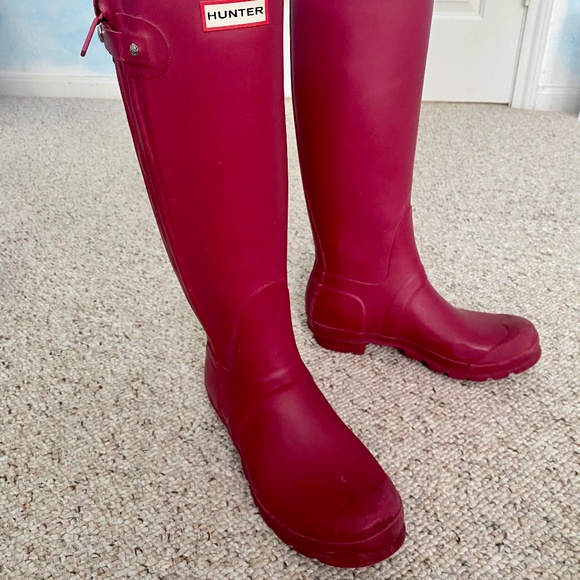 Matte Burgundy Tall Hunter Boots - Picture 2 of 4